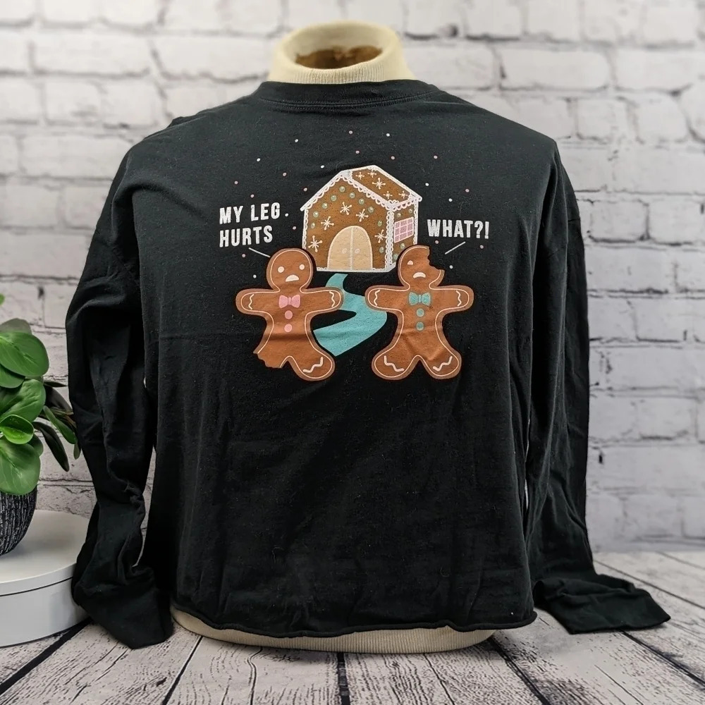 Gingerbread man "My leg hurts- what?" cute humor funny Christmas shirt 2XL